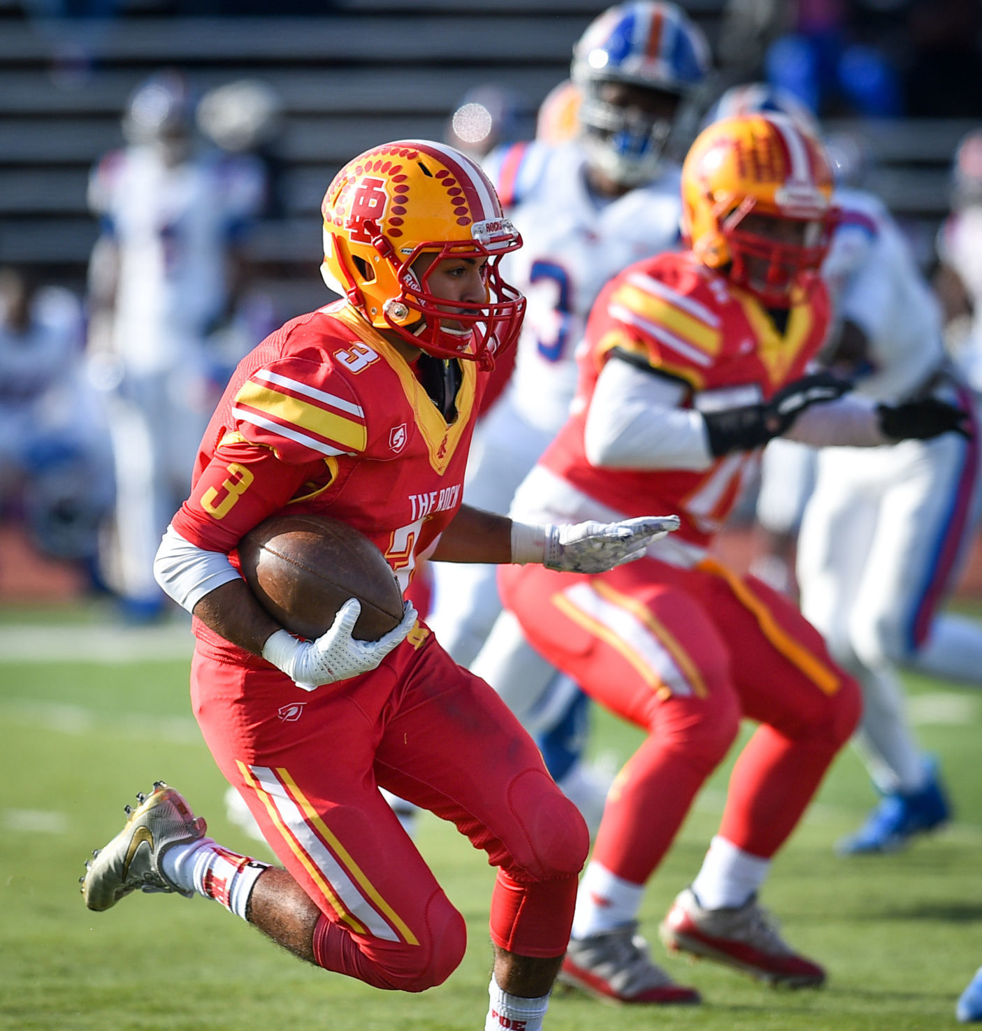 110919-mda-spt-rocky-football-029a.jpg